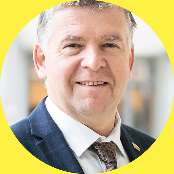 Dr. Valdas Rakutis